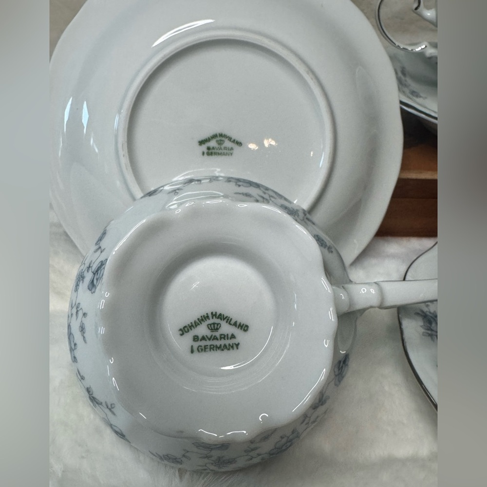 Johann Haviland Bavaria Germany Blue Garland Footed Teacups & Saucers, set of 8 - Picture 6 of 12